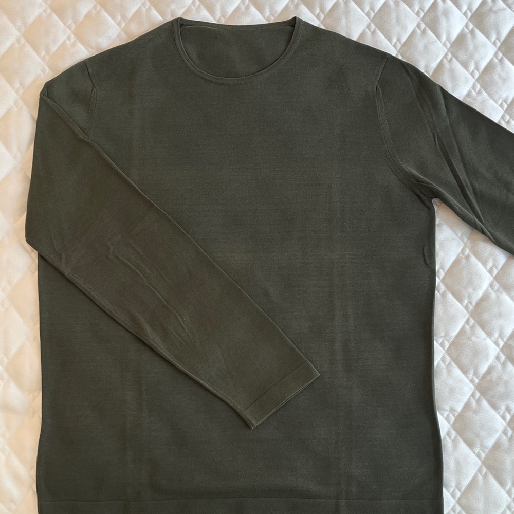 Lightweight Fine Cotton Knit shirt